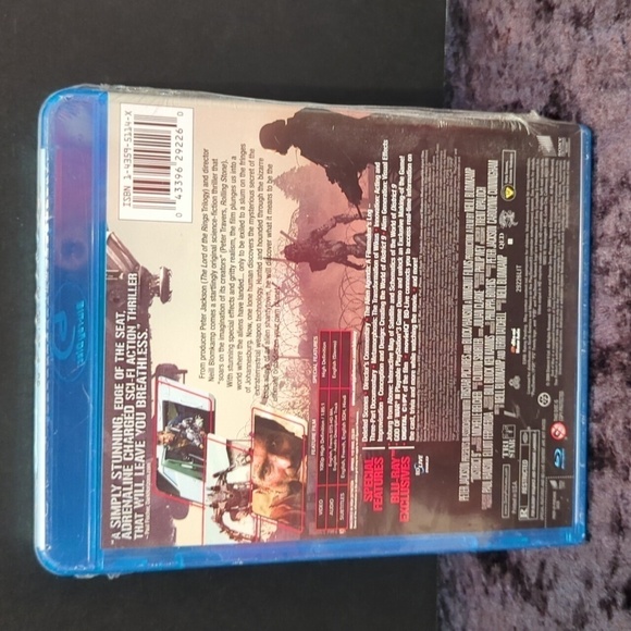 District 9 Blu-Ray DVD - New Factory Sealed (2009) - Picture 2 of 5